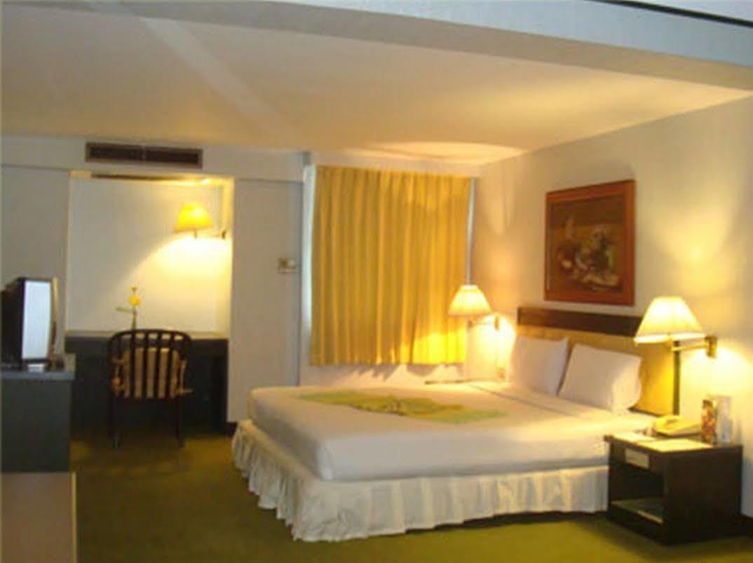Sena Place Hotel Бангкок Экстерьер фото